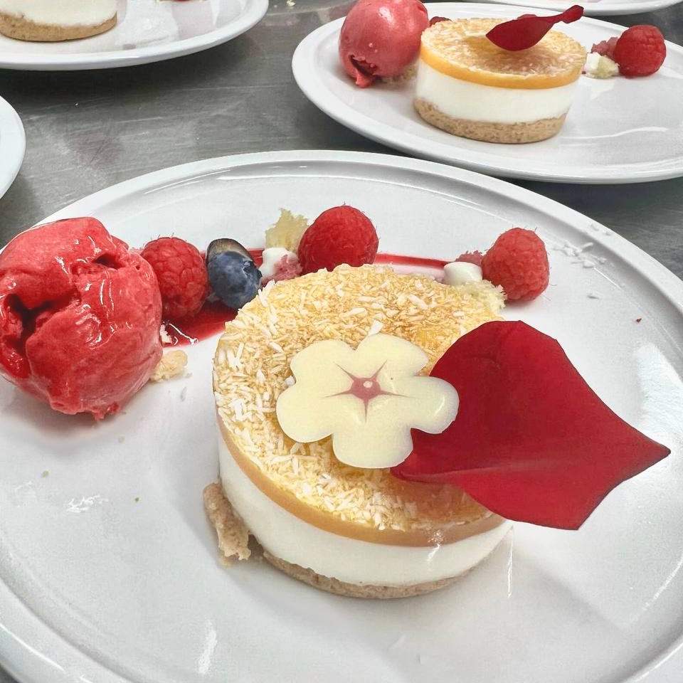 Restaurant Die Wilgans, Gericht, Kokos-Mango-Panna-Cotta-Törtchen